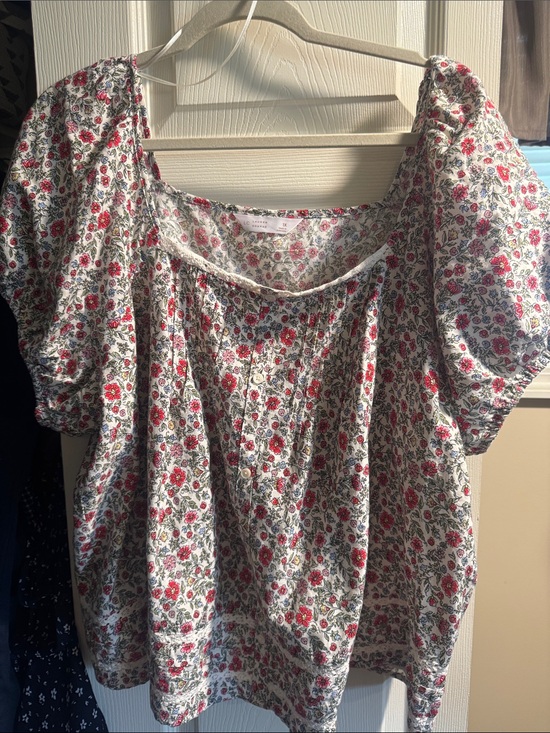 LC Lauren Conrad Tops - Lauren Conrad Floral Square-Neck Puff Sleeve Top - White with Red Floral-Size 1X